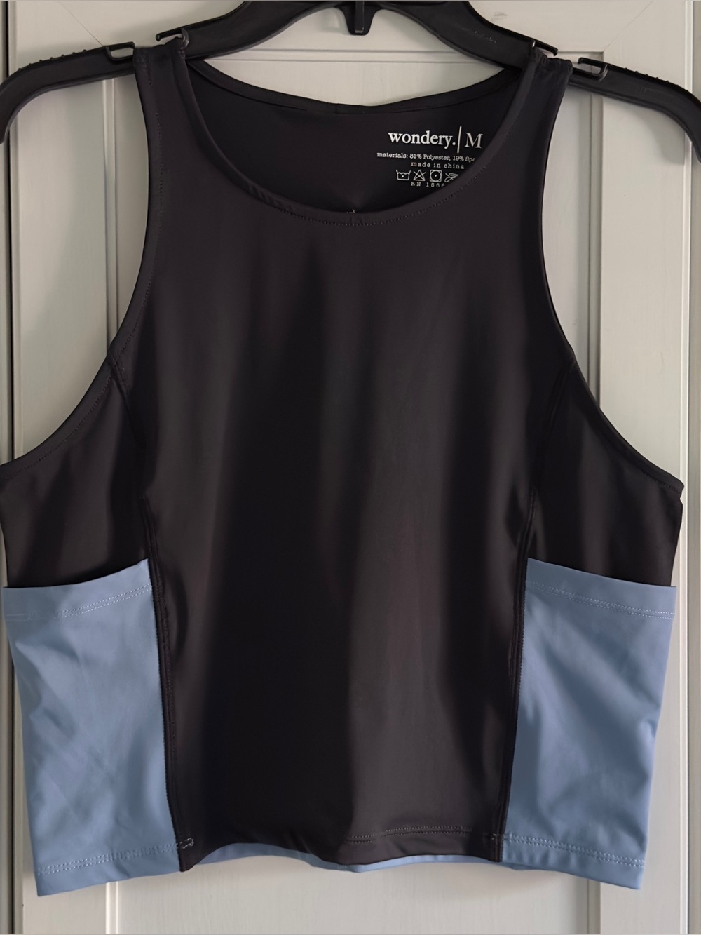 Wondery Long Day Hiking Pocket Tank Top Size Medium